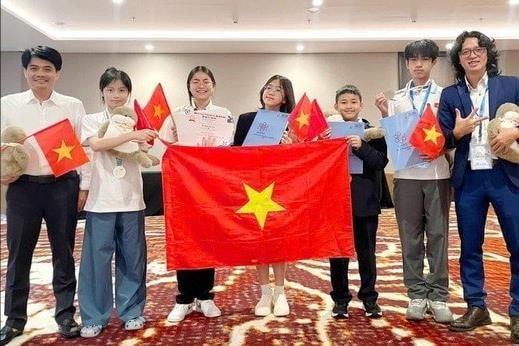 Học sinh Hà Nội giành 5 Huy chương tại Olympic Vật lý trẻ thế giới 2025