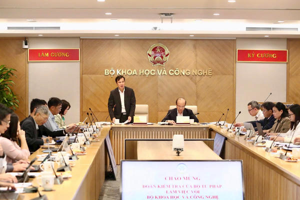 Đề xuất cơ chế cho phép “thuê khoán” hoạt động xây dựng pháp luật