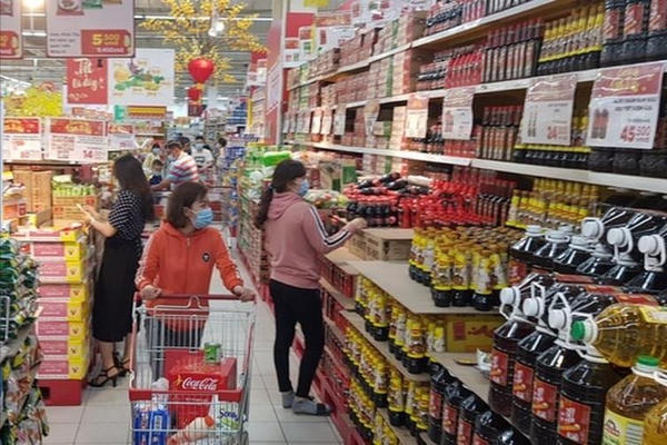 Hà Nội chuẩn bị đầy đủ hàng hóa thiết yếu cho Tết Bính Ngọ